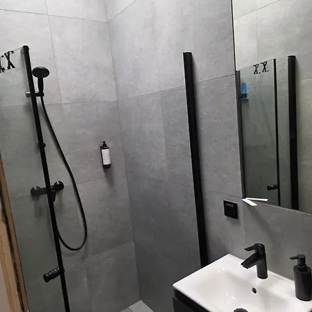 4b 45m2 Center Polwiejska 1st Floor Apartament Poznań