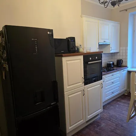 4b 45m2 Center Polwiejska 1st Floor Apartament