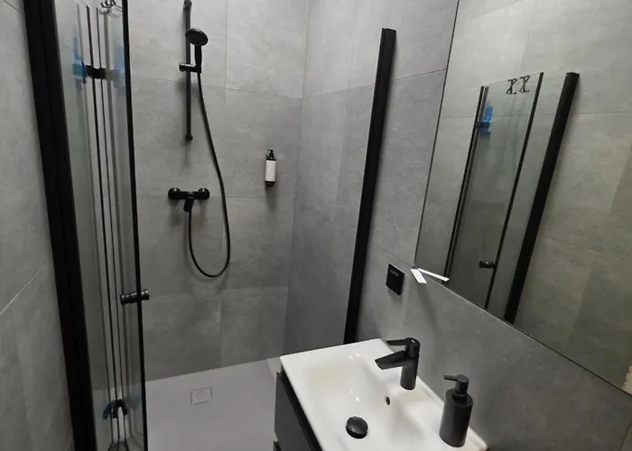 Apt4b 45m2 Center Polwiejska 1st Floor Garage Free * 포즈난